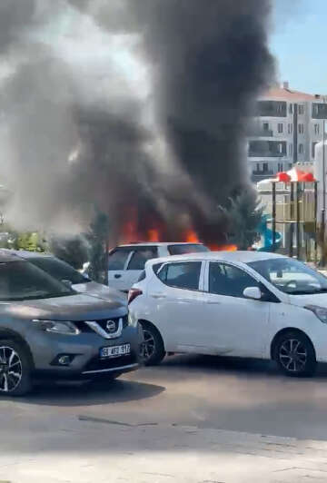 Hastane çıkışı korku dolu anlar! Otomobil alev topuna döndü 3